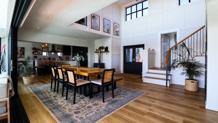 6 Bedroom Property for Sale in Whale Rock Heights Western Cape